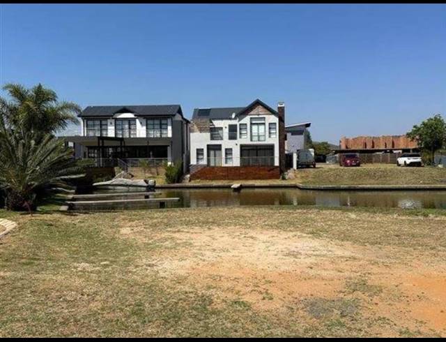 LAND FOR SALE IN THE ISLANDS ESTATES